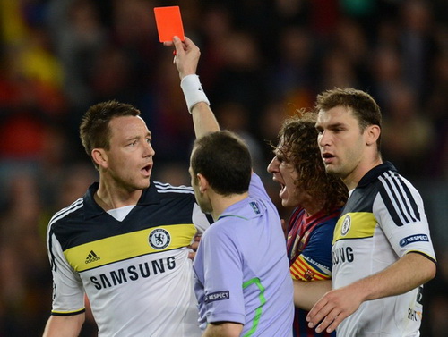 John Terry lại bị UEFA sờ gáy: Treo giò thêm 2 trận