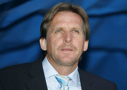 Cựu HLV Real nắn gân Pep Guardiola