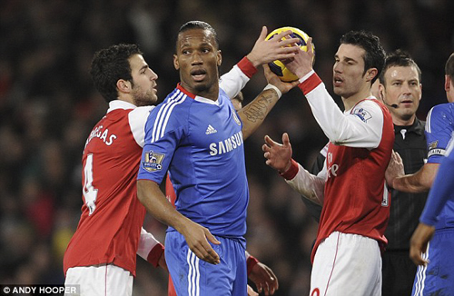 Trước thềm bán kết Chelsea- Barcelona: Cesc Fabregas tuyên bố nắm thóp đội chủ nhà