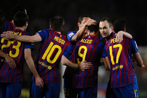 Thắng dễ Getafe, Barca phả hơi nóng hầm hập lên gáy Real