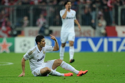 Chuyện phiếm: Mourinho tính kiện lên UEFA vụ Ronaldo mất giày