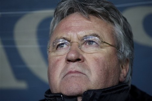 PSG liên hệ với Guus Hiddink, Ancelotti rộng cửa tới Real Madrid