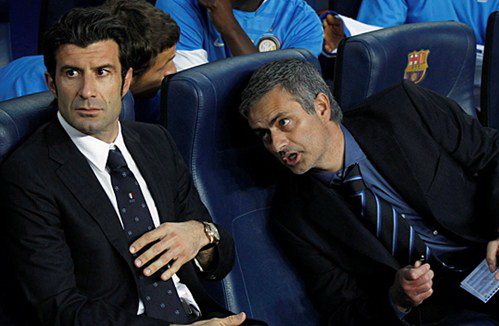 Mourinho muốn mời Luis Figo về Bernabeu hòng kìm hãm” Zidane