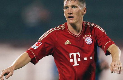 Hỏng ăn vụ Fabregas, Man Utd lại được Pep tạo điều kiện để giành Schweinsteiger