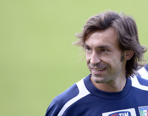 Thảm họa BLV bóng đá: Pirlo bị gọi là .... đồng bóng