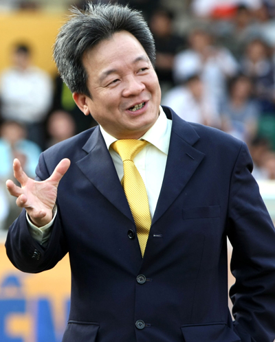 Bầu Hiển hiện đang có 18 quân ở ĐT QG và ĐT U22 hình ảnh Bầu Hiển hiện đang có 18 quân ở ĐT QG và ĐT U22 hình ảnh