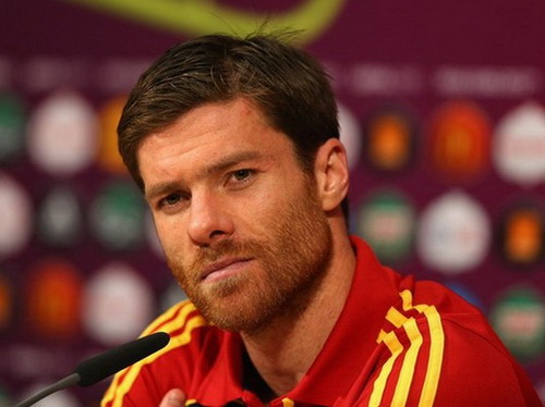 Milan mo ve Xabi Alonso