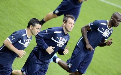 Cầu thủ Italia lên tiếng dìm hàng tuyển Anh: Còn lâu mới sánh bằng Azzurri!