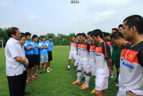 ĐT Việt Nam: Tập nặng ngay từ đầu