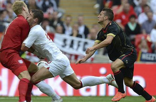 Bão chấn thương lại càn quét tuyển Anh trước thềm Euro: Lần này là Gary Cahill và John Terry