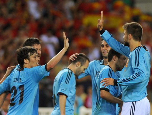 David Silva cứu ĐKVĐ châu Âu và thế giới khỏi bẽ mặt trước nhược tiểu Trung Quốc