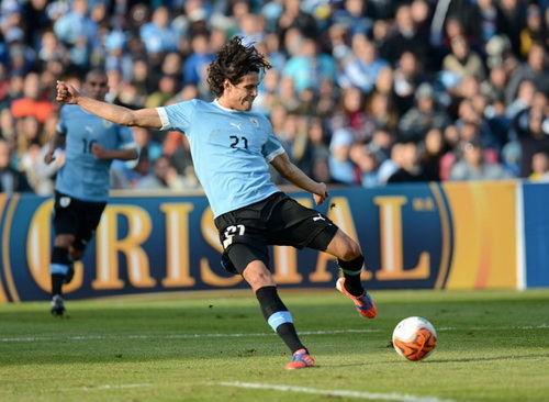 Juventus đang phát cuồng vì Cavani?