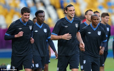 Phương án nào cho hàng công của Tam Sư ?