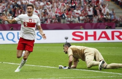 Bản tin Bongda24h (sáng 9/6): MU quyết tâm theo sát Lewandowski