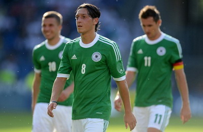 Mesut Ozil: Tôi không cùng đẳng cấp với Zidane