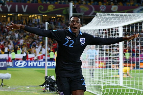 Danny Welbeck và pha đánh gót thần sầu