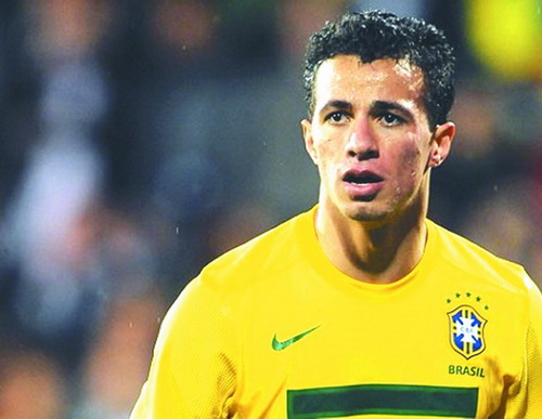 Napoli sẵn sàng bán Cavani cho PSG: Vì Leandro Damiao