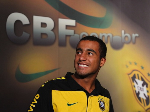 Sir Alex: M.U chưa đạt đuợc thỏa thuận nào với Moura