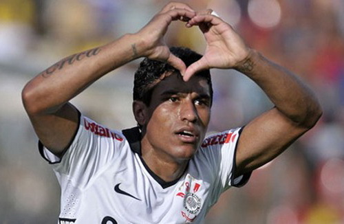 Chelsea chuẩn bị có tiền vệ của ĐT Brazil?