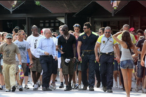 Balotelli hãi hùng khi chơi trò mạo hiểm