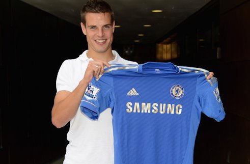 Chính thức có thêm Azpilicueta và Victor Moses, Chelsea có sung sướng?