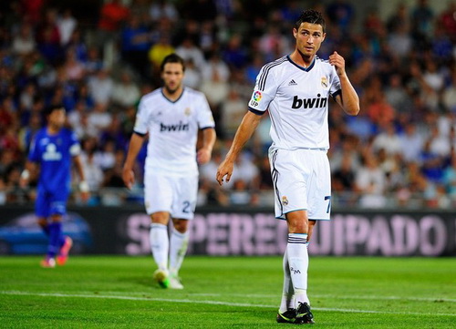 Vòng 4 La Liga: Liều vaccine cho Kền kền trắng