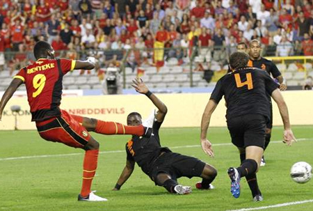 Hà Lan thua đậm Bỉ trong ngày tái xuất của Louis Van Gaal