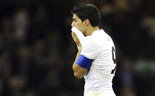 Trai hư Luis Suarez lại lên tiếng chọc tức CĐV Anh