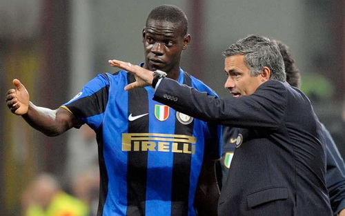 Duyên nợ ở bảng tử thần Champions League: Ngày Balotelli gặp lại Mourinho