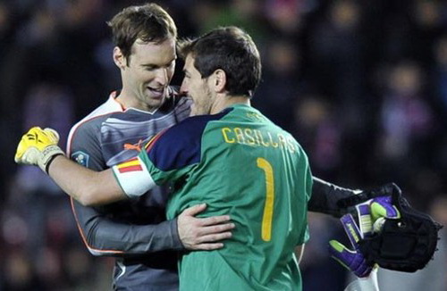 Cech thành công như hôm nay là nhờ Buffon và Casillas