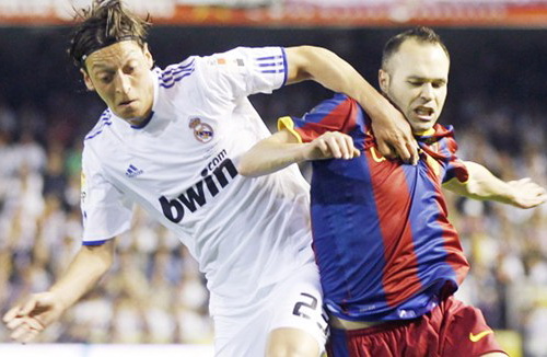 Ozil: Tôi hay Modric ra sân, không quan trọng!