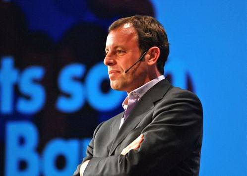 Chủ tịch Barca tiết lộ khả năng mua Ramos từ Real Madrid