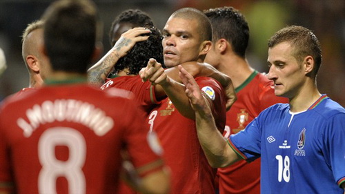 Ronaldo tịt ngòi, BĐN vất vả đánh bại nhược tiểu Azerbaijan