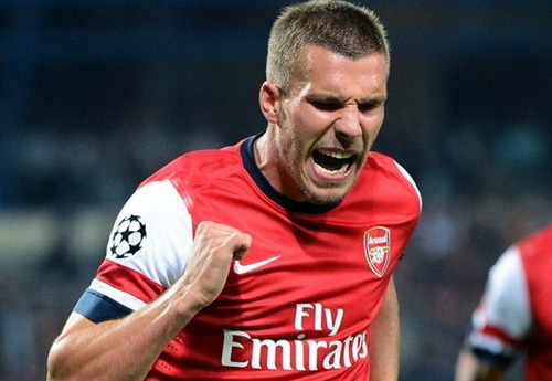 Cánh tay phải của Arsene Wenger khen Podolski nức lời