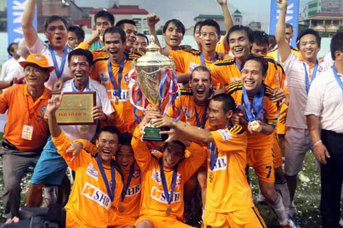 Cầu thủ SHB.ĐN: Ăn cơm cũng nghĩ đến tiền thưởng