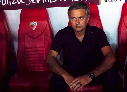 Câu chuyện Jose Mourinho: Sự khởi đầu tồi tệ nhất = Mất ghế?