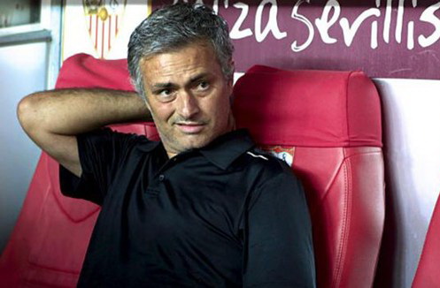 Chủ tịch Perez đã cố tình làm ngơ để các ngôi sao Real tha hồ bật Mourinho?
