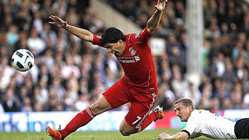 Vì sao các trọng tài ghét Luis Suarez!