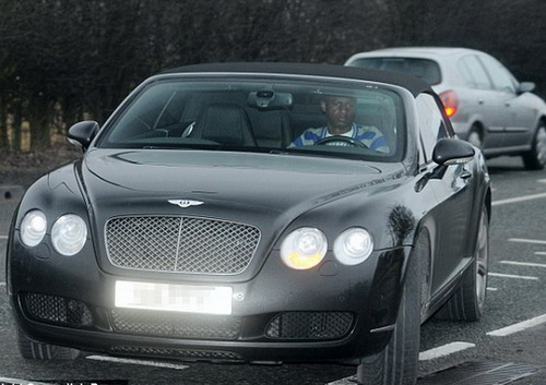 Patrick Vieira lái xe quá tốc độ: “Mặt dày” vẫn không thoát án phạt!