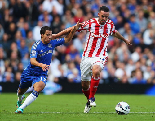 Vấn đề của Chelsea: Hazard đã bị bắt bài?