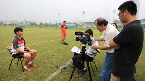 ĐT Việt Nam được giới truyền thông ĐNÁ săn đón