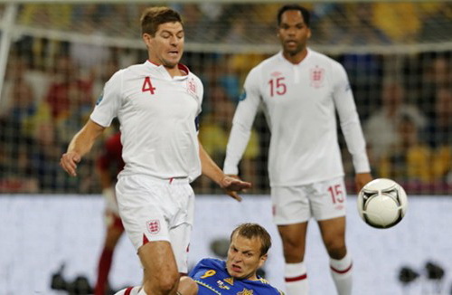 Rooney và Welbeck lập cú đúp, Anh vượt qua San Marino đầy thuyết phục