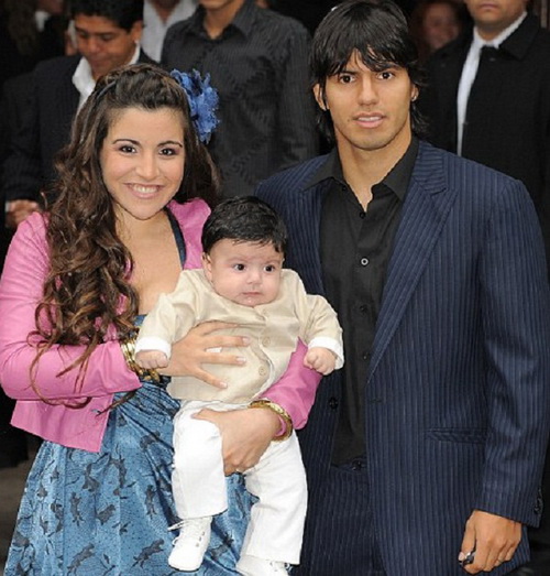 Aguero ly dị con gái Maradona