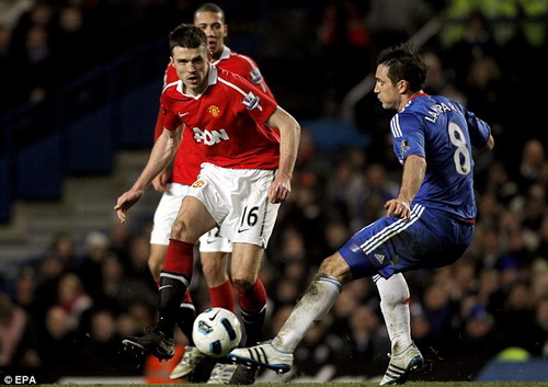 Chelsea có cho không Lampard, Man Utd cũng không nhận?