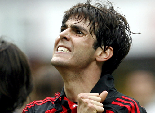 Chuyển nhượng ở Milan: Kaka, Balotelli chỉ là đòn gió?