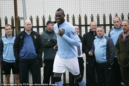 Balotelli đã nổ súng trở lại !