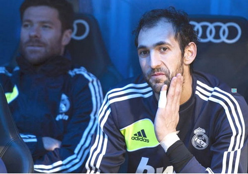 Adan sẽ phải nhường chỗ cho Diego Lopez: Mourinho đã biết sợ