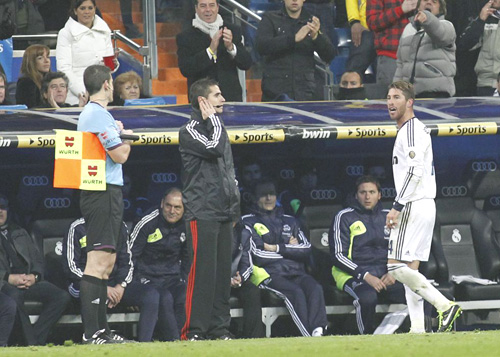 Cầu thủ Real Madrid: Ông là đồ con hoang, kẻ vô lại