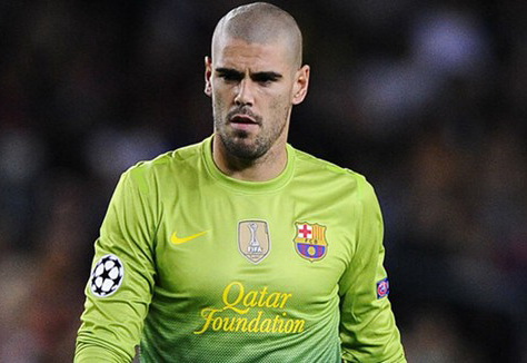 Chuyện thủ môn ở Camp Nou: Trong đôi tay Valdes