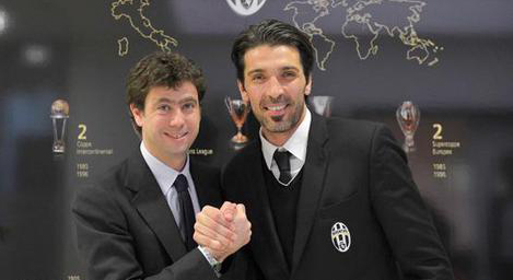 Buffon chính thức gia hạn hợp đồng với Juventus